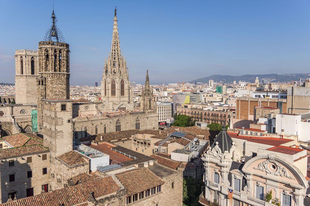  Vista aérea Catedral y plaça del Rei